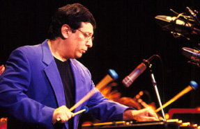 Experto percusionista Víctor Mendoza en Taiwán
