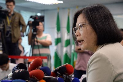 Tsai Ying-wen se postula para ser líder del PDP