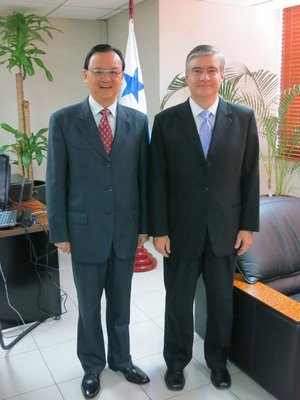 Diego Chou se reunió con el nuevo ministro de Economía y Finanzas de Panamá