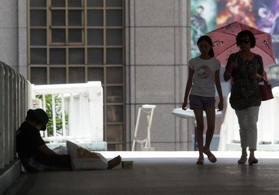 Se reduce el salario medio de las personas que acceden por primera vez al mercado laboral