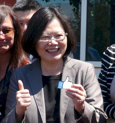 Tsai Ing-wen se reune con jerarcas de Facebook