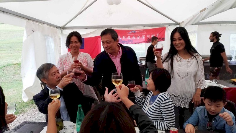 La comunidad taiwanesa de Roma celebra el Doble Diez por adelantado