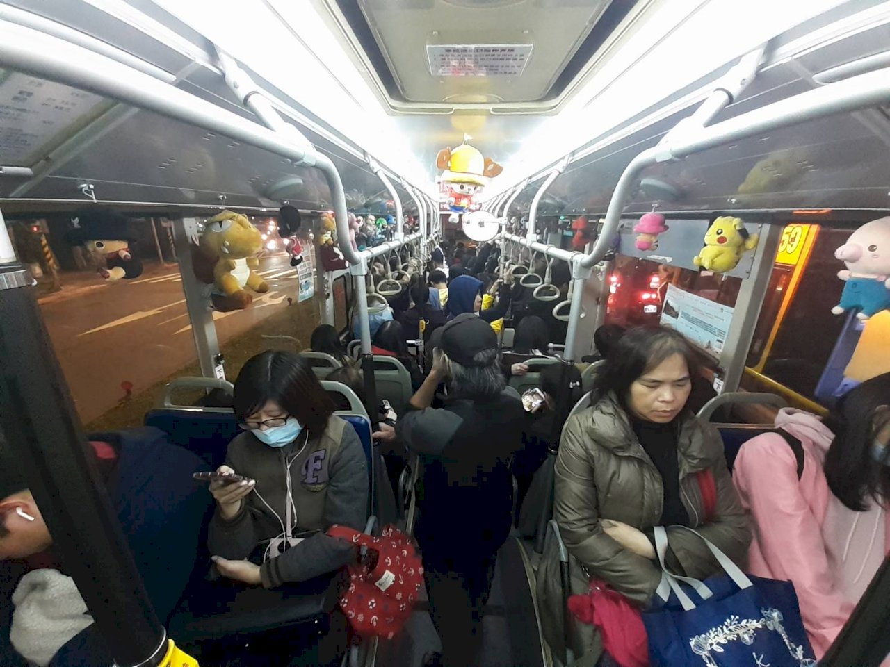 Aviso de llegada a paraderos en los autobuses de Taipéi