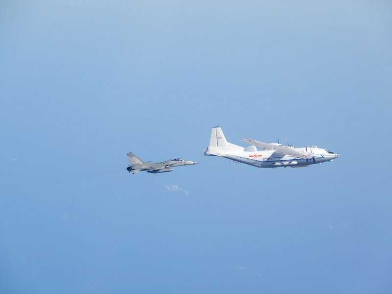 Aviones de China continental realizan maniobras en el espacio aéreo del sur de Taiwán