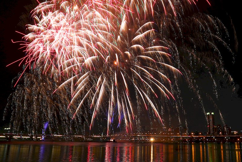 El espectáculo de fuegos artificiales por la Fiesta del Doble Diez será en Tainan