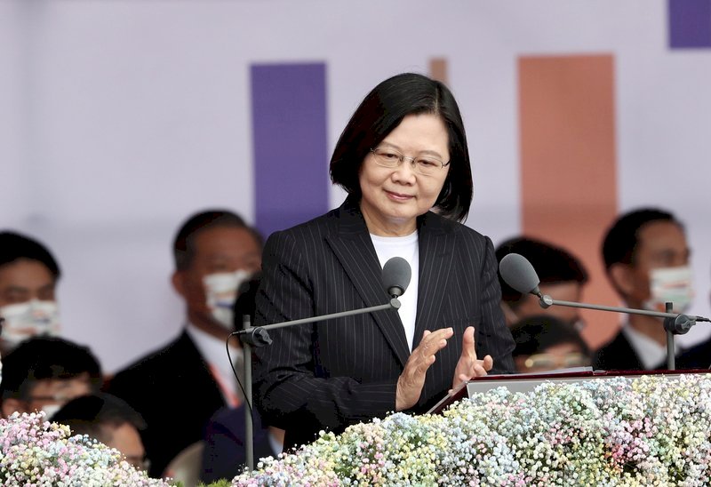 Tsai Ing-wen ofrece tres estrategias para la economía