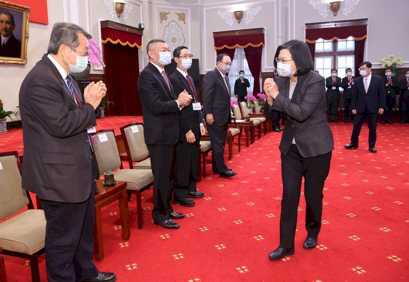 La presidenta Tsai Ing-wen recibe a representantes de pymes