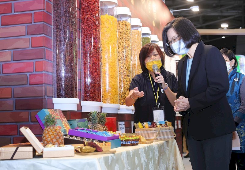 Tsai Ing-wen pide no esparcir rumores sobre restricciones a la exportación
