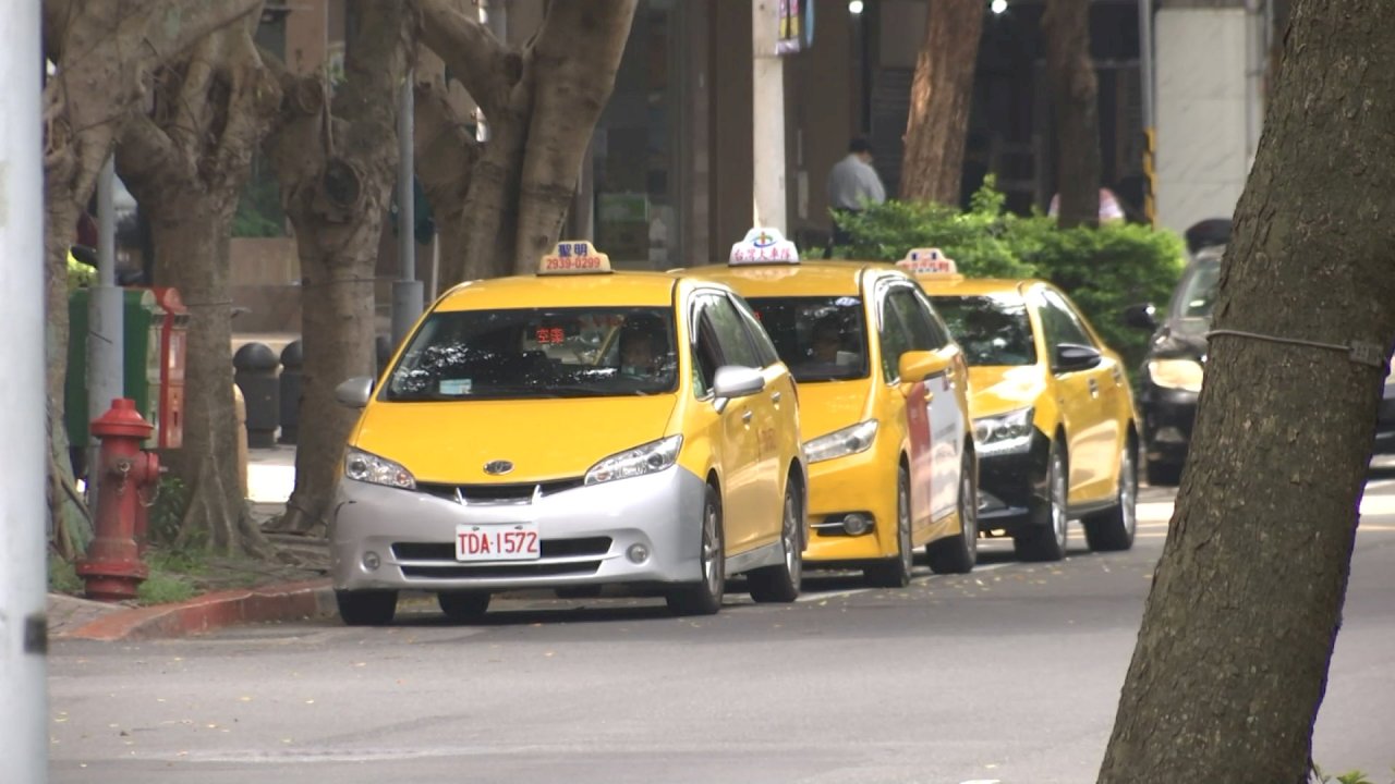 Los taxistas piden ayudas al Gobierno ante el impacto de la pandemia