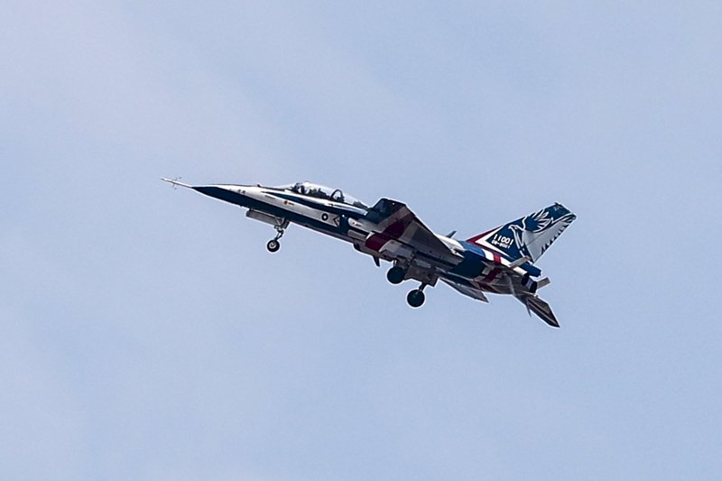 El caza de entrenamiento taiwanés Yongying realiza con éxito su primer vuelo tras producción en masa