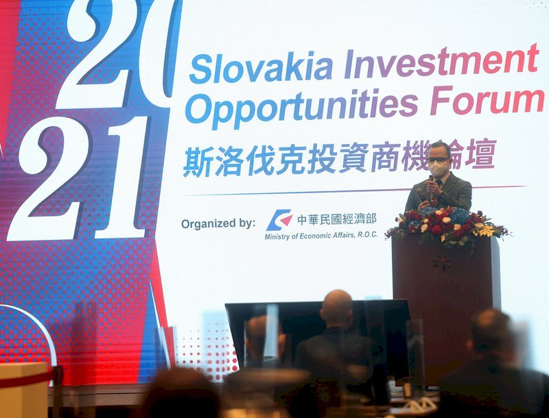 Empresas taiwanesas y eslovacas firmas acuerdos por valor de 80 millones USD