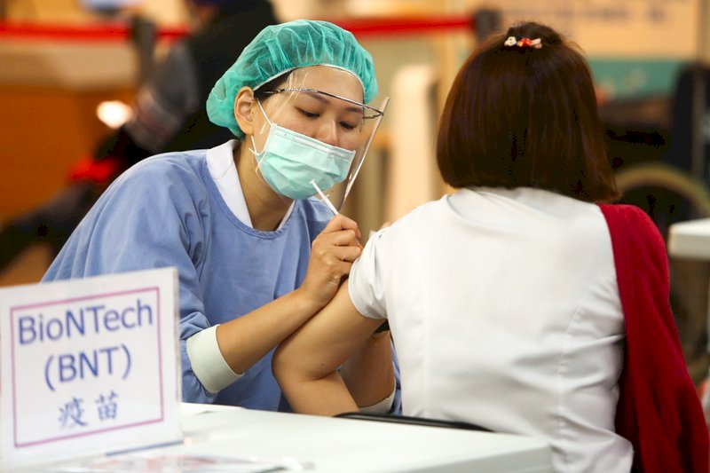 Taipéi pone en marcha un sistema de citas para vacunarse