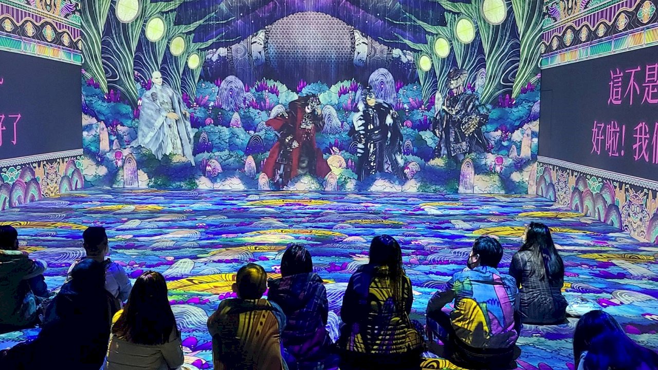 Una obra clásica presentada con luces LED al ritmo de la música electrónica