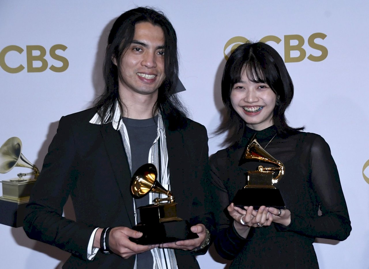 Dos diseñadores taiwaneses ganan un Grammy al mejor de diseño de álbum