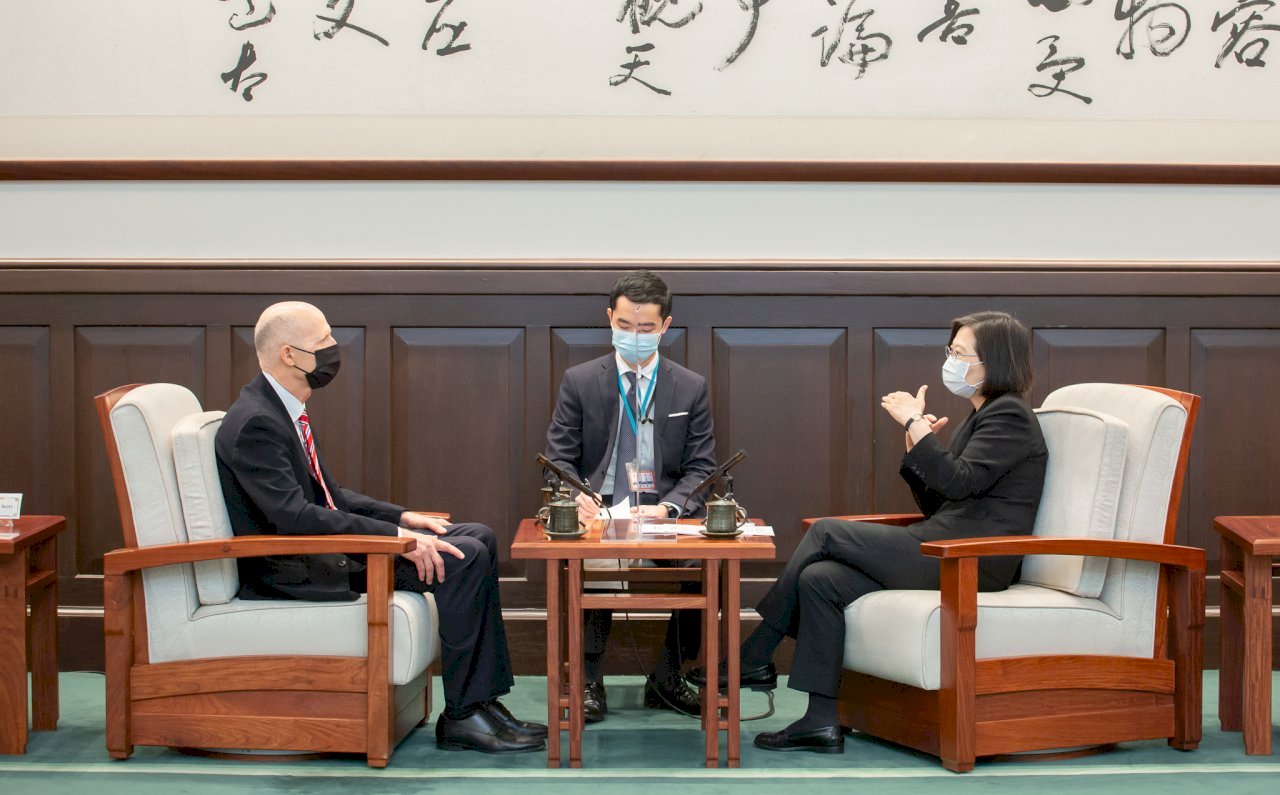 El senador estadounidense Rick Scott pide alianzas para apoyar a Taiwán