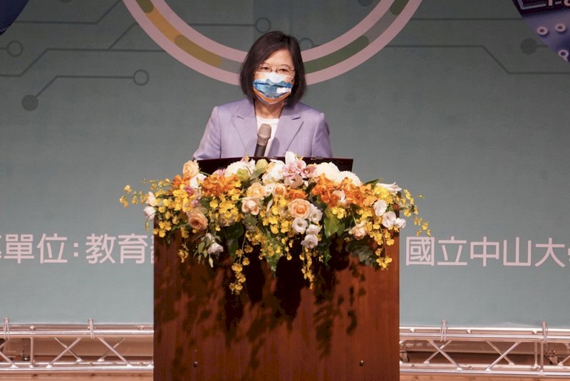 Tsai Ing-wen inaugura otro instituto de investigación dedicado a los semiconductores