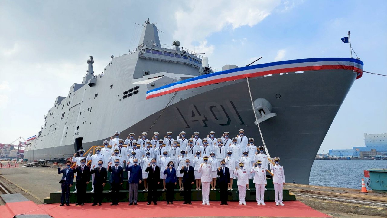 Entra en servicio el primer buque de asalto anfibio de fabricación taiwanesa