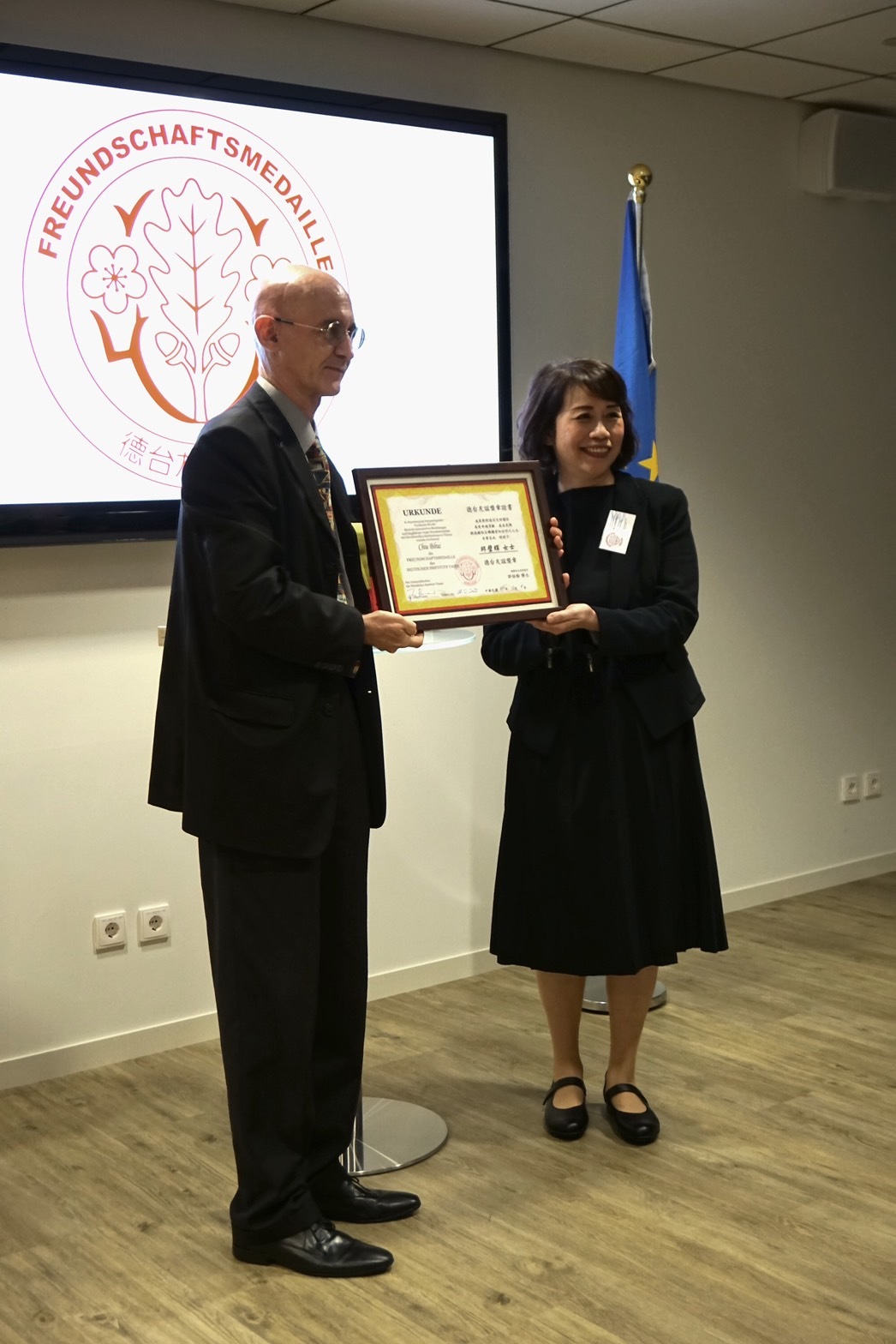 Locutora de RTI premiada por la representación de Alemania en Taiwán