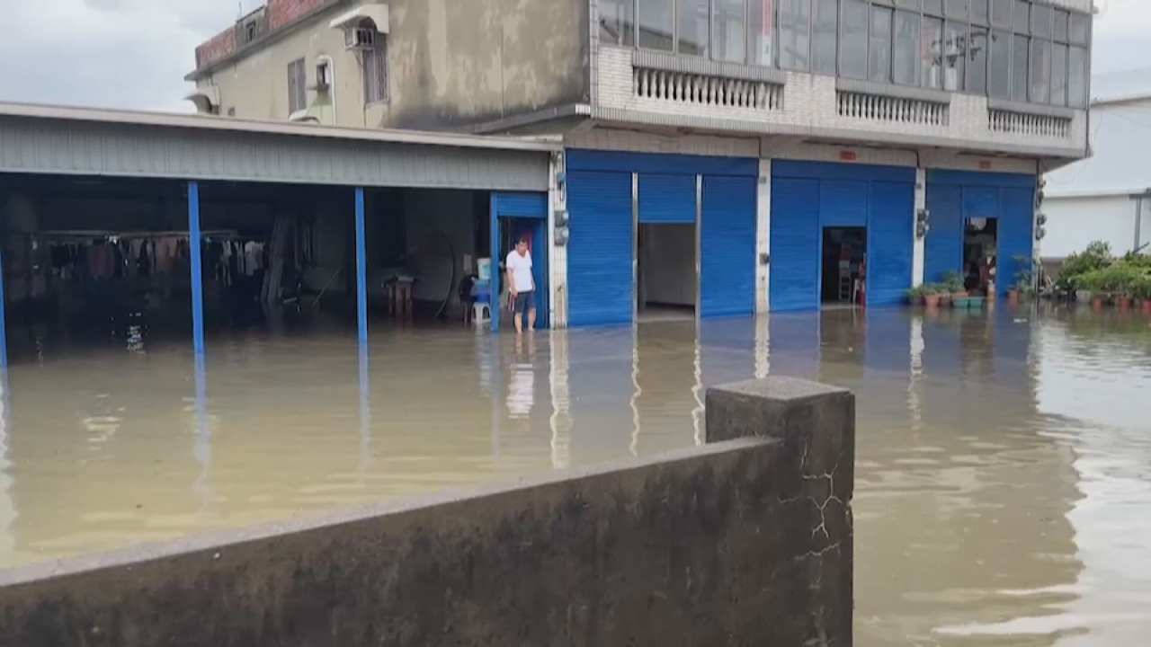 Graves inundaciones en Hsinchu y Taoyuan por las fuertes lluvias de las últimas 24 horas