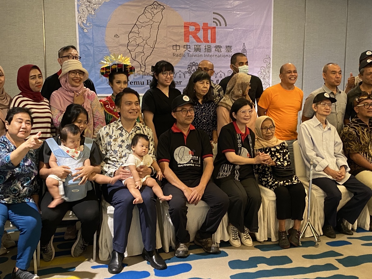 Rti celebra el encuentro con oyentes de Indonesia en Yakarta