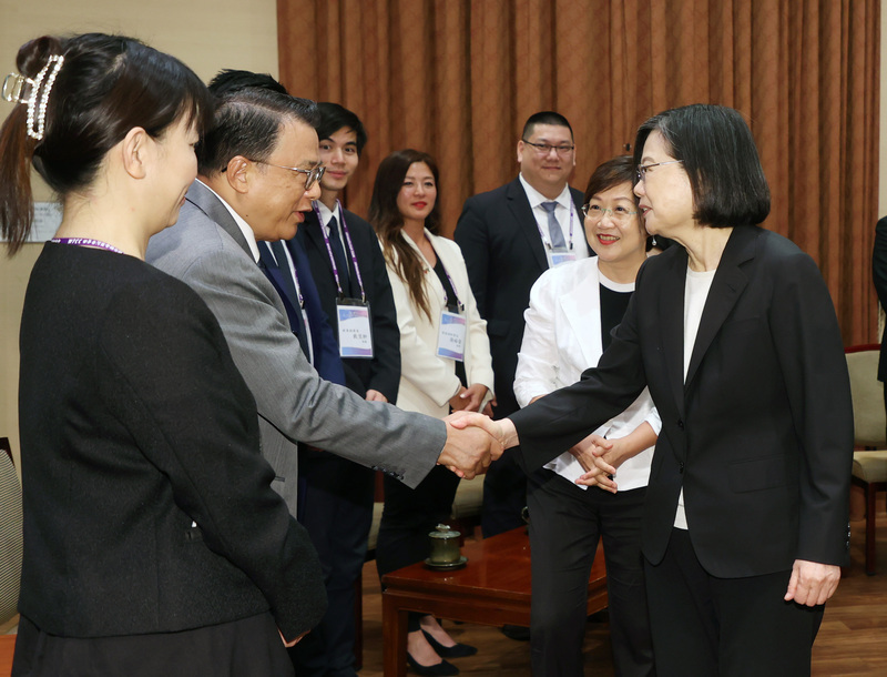 Tsai Ing-wen insiste en la entrada en el CPTPP ante una asociación de empresarios taiwaneses