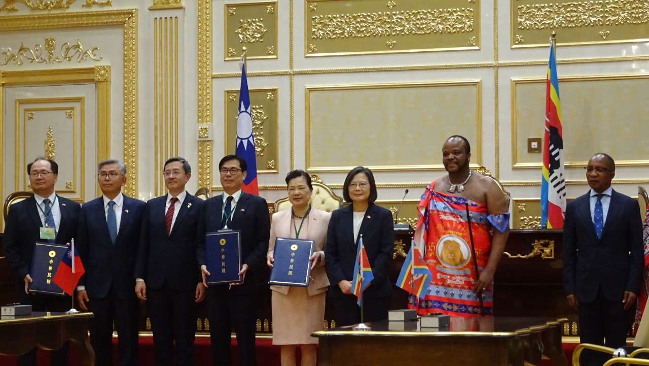 Tsai Ing-wen firma acuerdos de cooperación durante su visita a Esuatini
