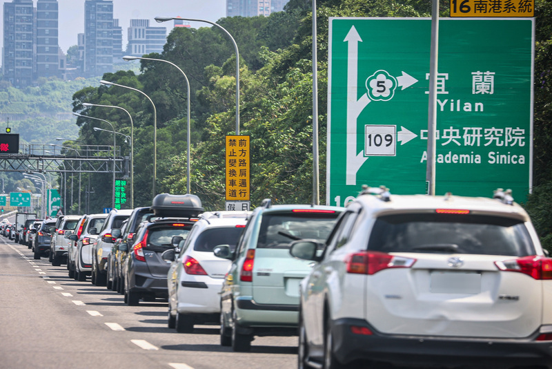 Transporte emite consejos para evitar las retenciones en el puente vacacional