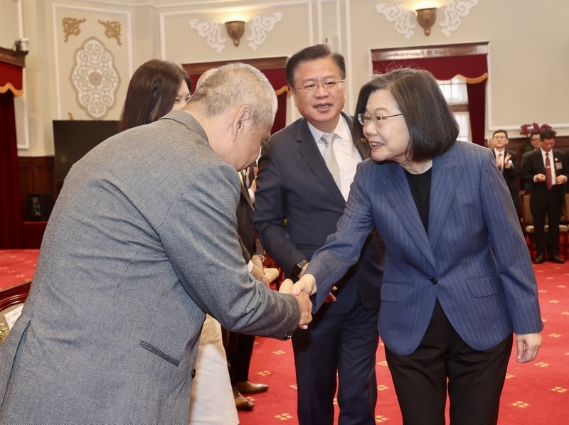 Tsai Ing-wen espera que las empresas sigan colaborando con el Estado para que Taiwán «brille como una joya»