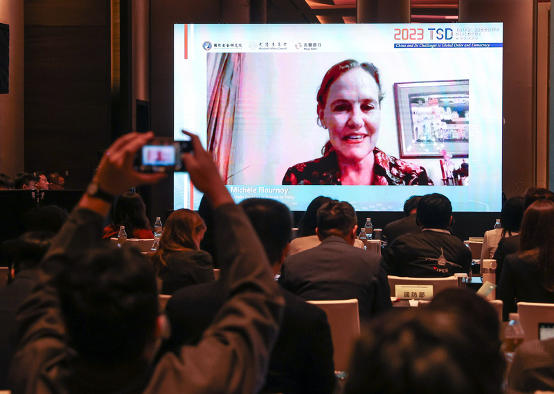 Exoficial del Departamento de Estado dice que EE. UU. ayudará a Taiwán a contener a China continental