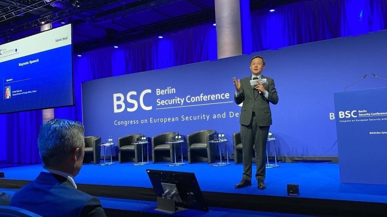Roy Lee participa en la Conferencia de Seguridad de Berlín para exponer la situación de Taiwán