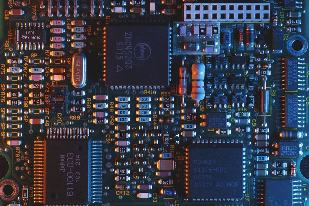 Procesos tecnológicos en la manufactura de semiconductores recibirán mayor control gubernamental