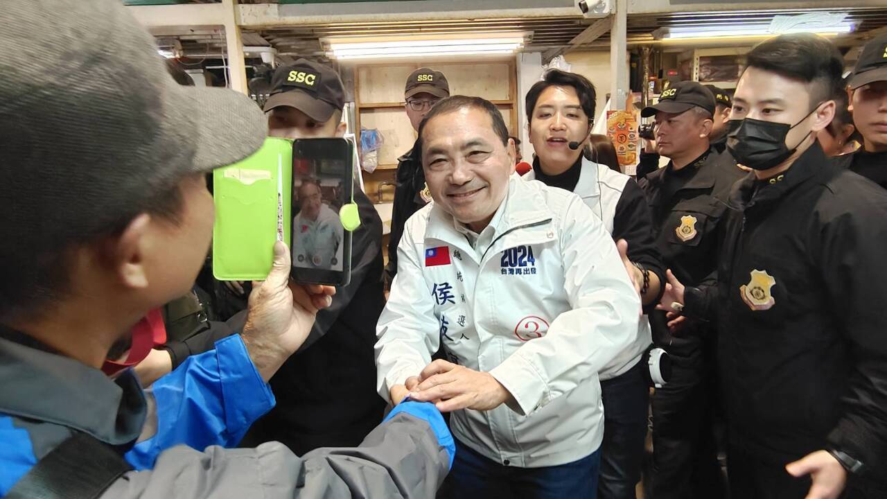 Hou Yu-ih pide el voto en Taichung y se compromete a no buscar la reelección si no cumple sus promesas electorales