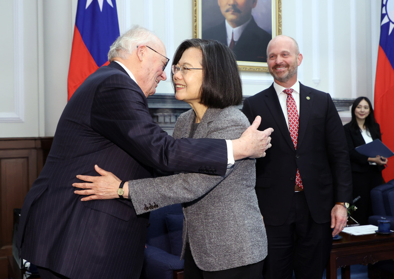 Líderes de la Fundación Heritage se reúnen en Taipéi con la presidenta Tsai Ing-wen y el presidente electo Lai Ching-te