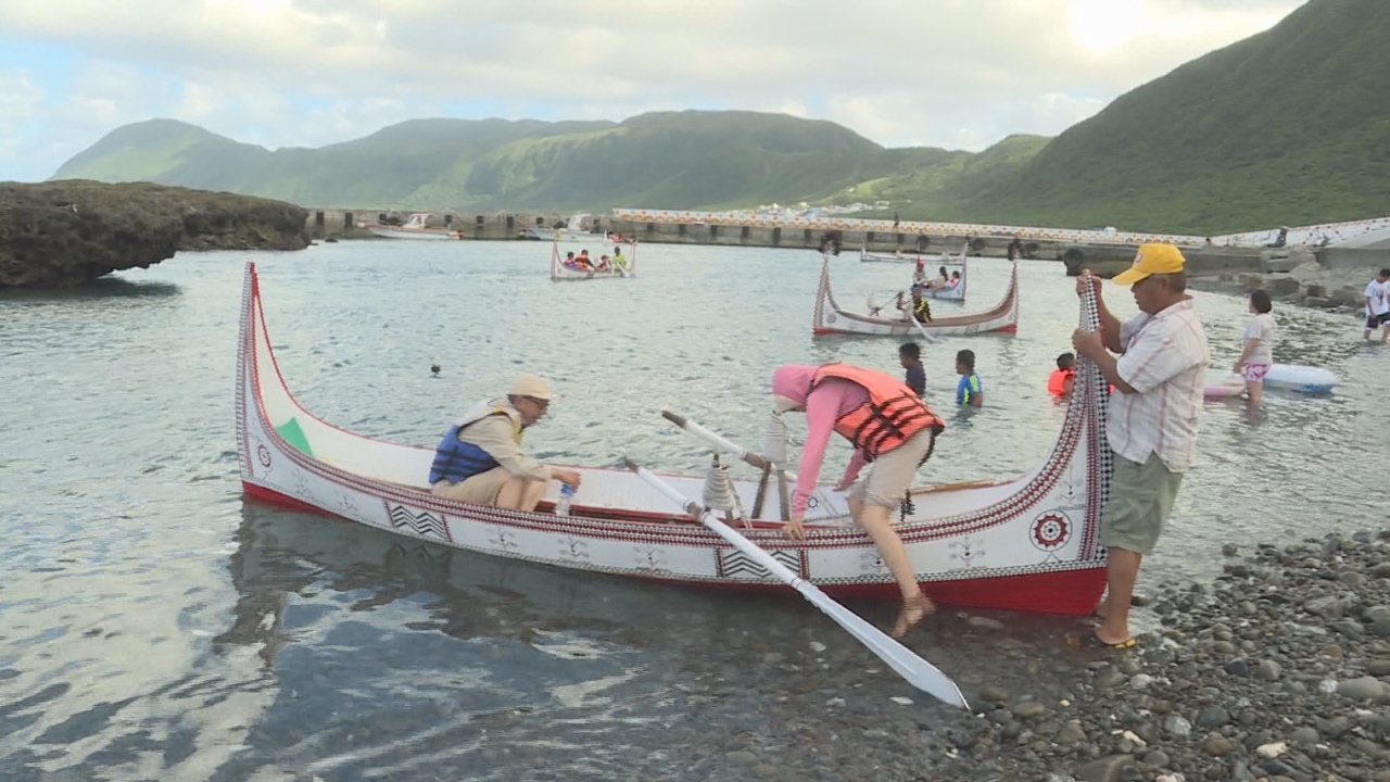 Comienza el Festival de Peces Voladores en la isla Orquídea