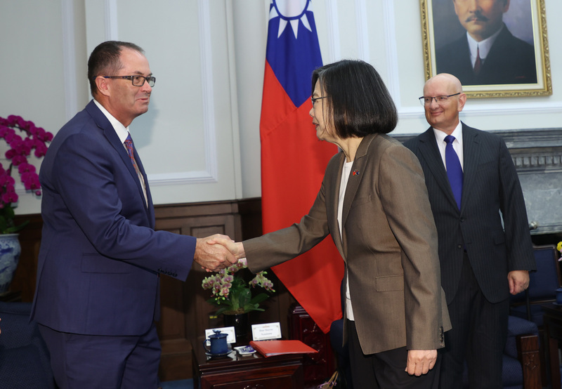 Tsai Ing-wen recibe a una delegación bipartidista de legisladores australianos