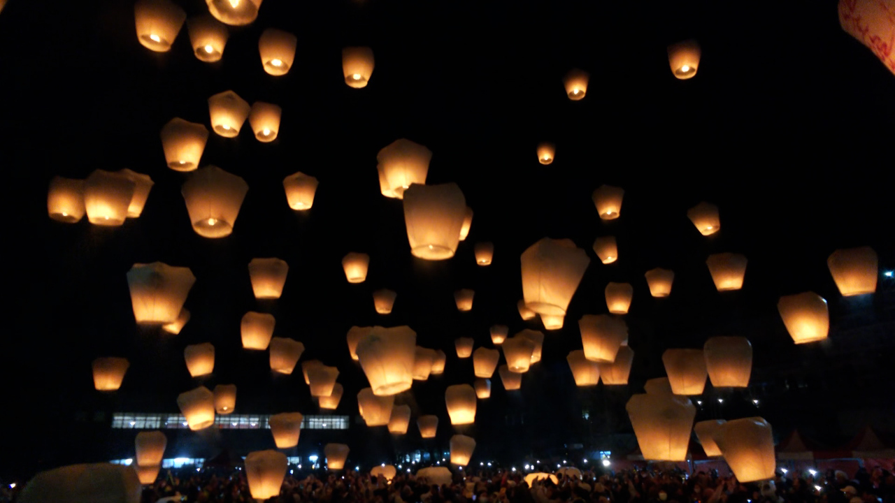 El Festival de los Faroles ilumina el cielo de Pingxi