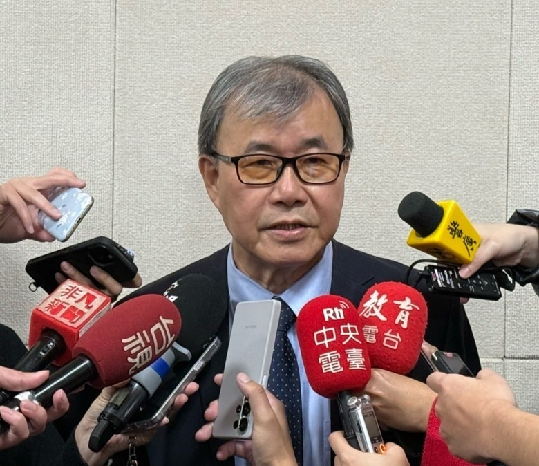 Educación advierte a padres de alumnos e instituciones educativas de los grandes peligros que suponen los intercambios con China continental