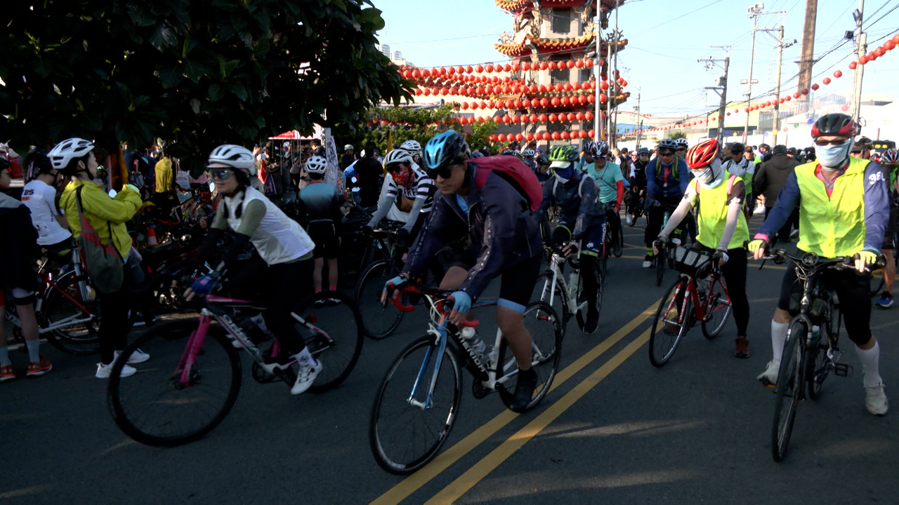La carrera de ciclismo Wan Zhong reúne a ciclistas en un recorrido de 96 km por templos de Taichung