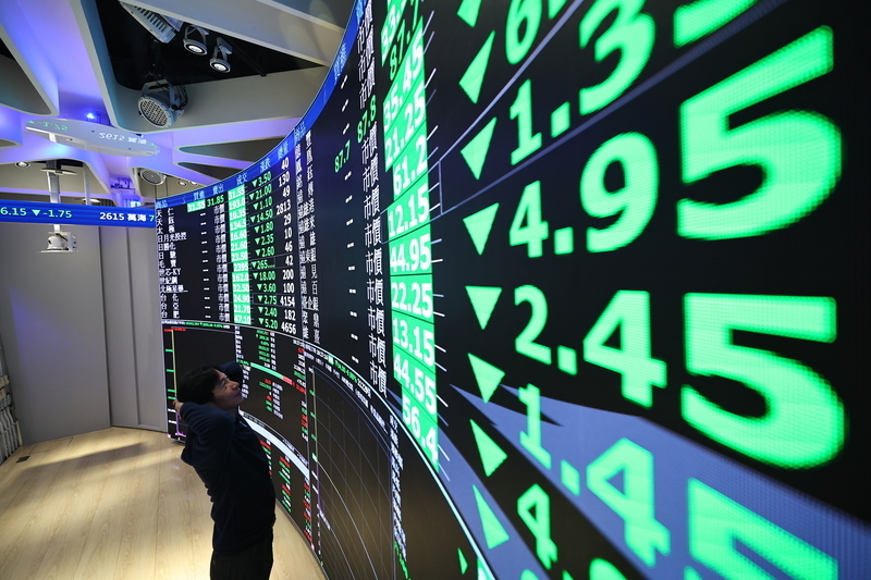 Taiwán prohíbe la venta en corto tras pérdidas devastadoras en su mercado de valores