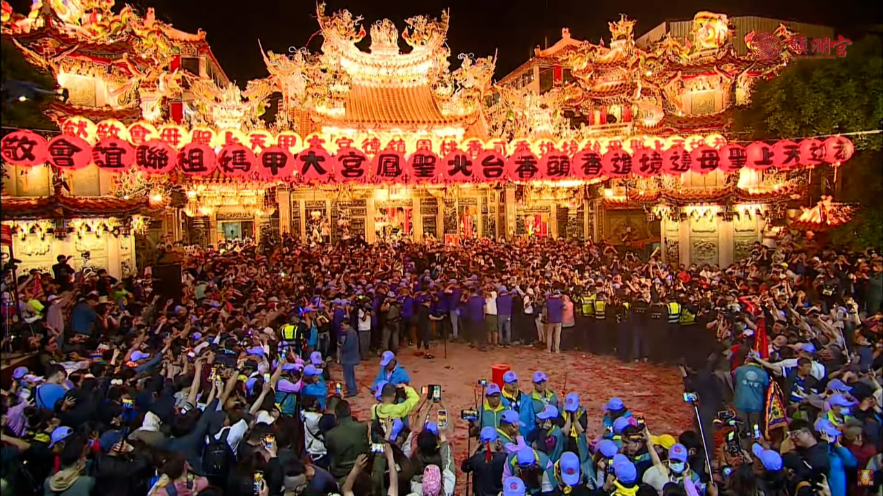 La diosa Mazu del templo de Dajia Jenn Lann ya se ha puesto en camino